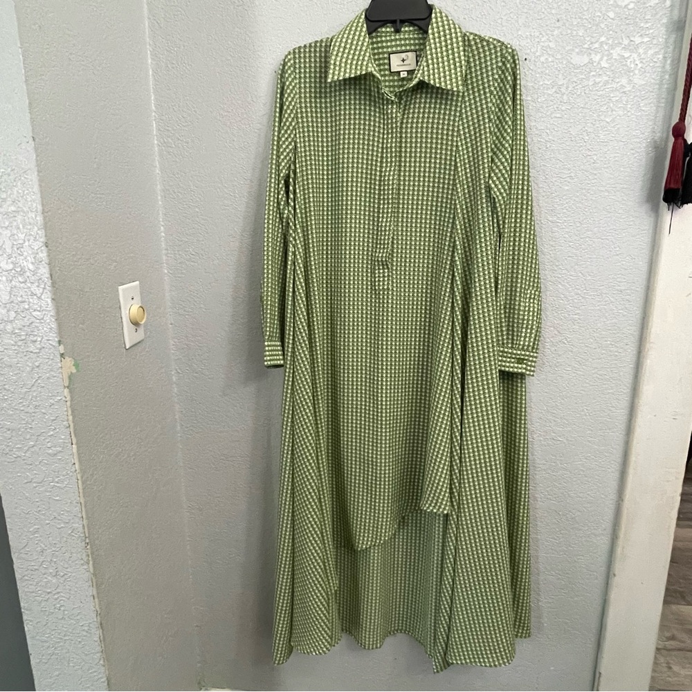 TUCKERNUCK GREEN PRINTED HI/LOW ASYMMETRICAL HEM DRESS- SIZE  M